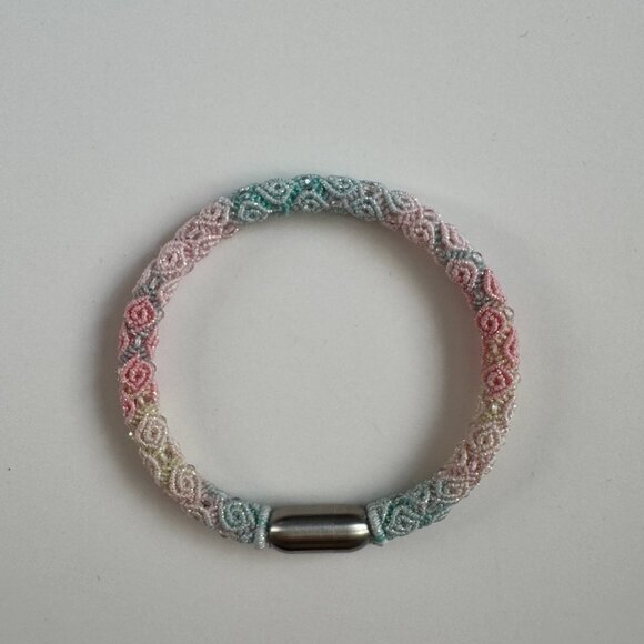 Handwoven Huiwen Knot Bracelet – Chinese Heritage Macrame | Traditional Craftsma - Picture 4 of 6